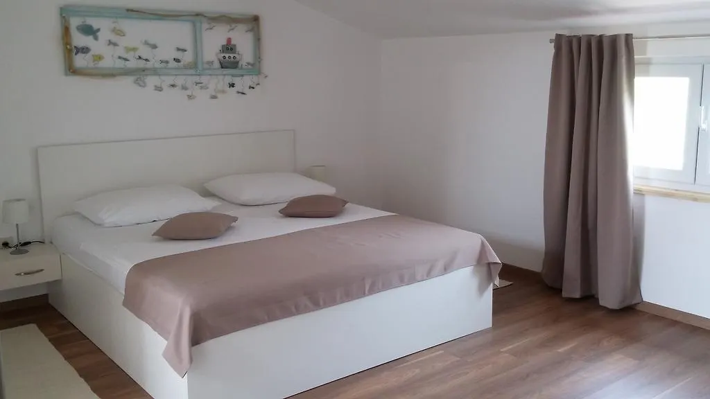 Rooms Vukusic Rab Town